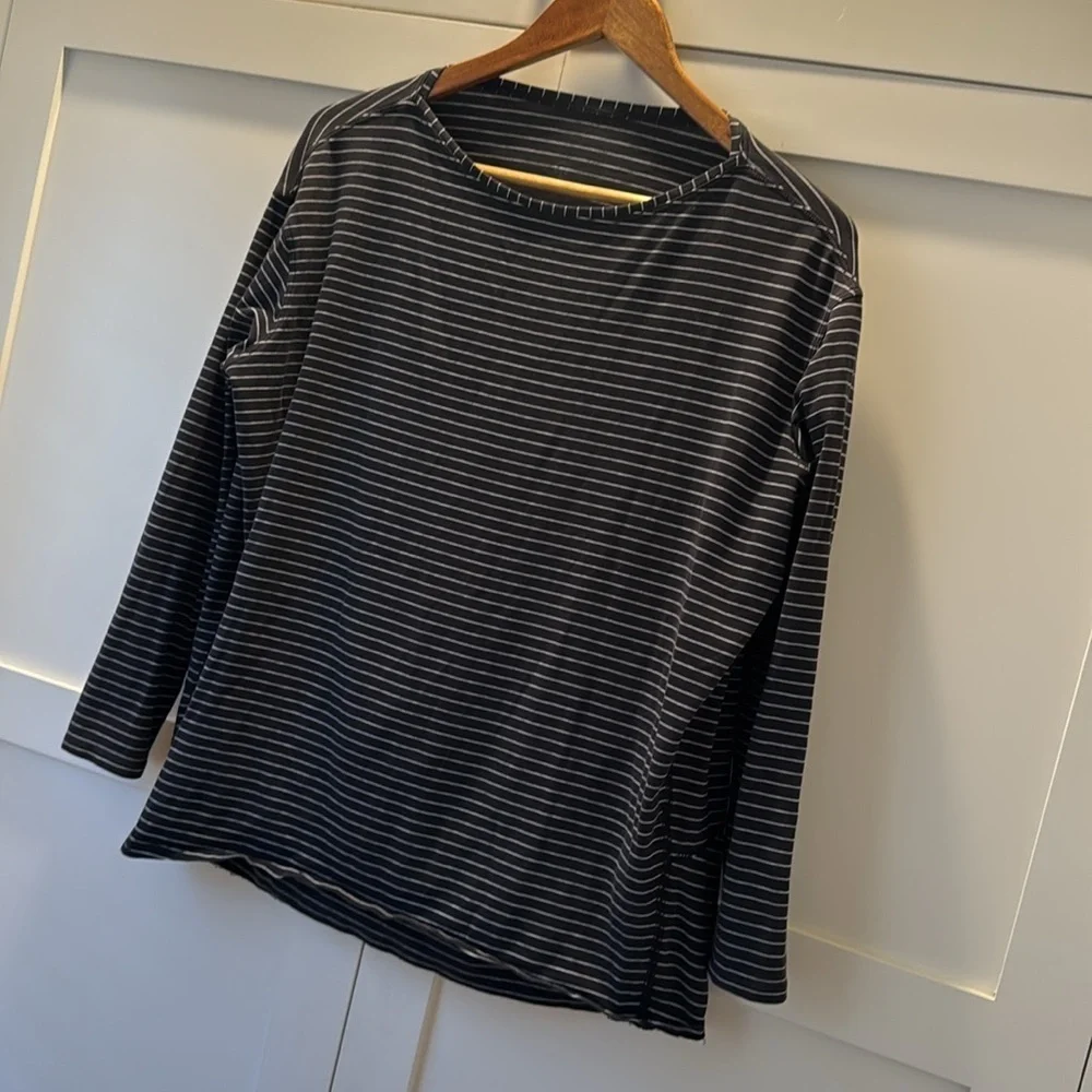 Lululemon Black Boatneck Striped Lightweight Athletic Long Sleeve Shirt